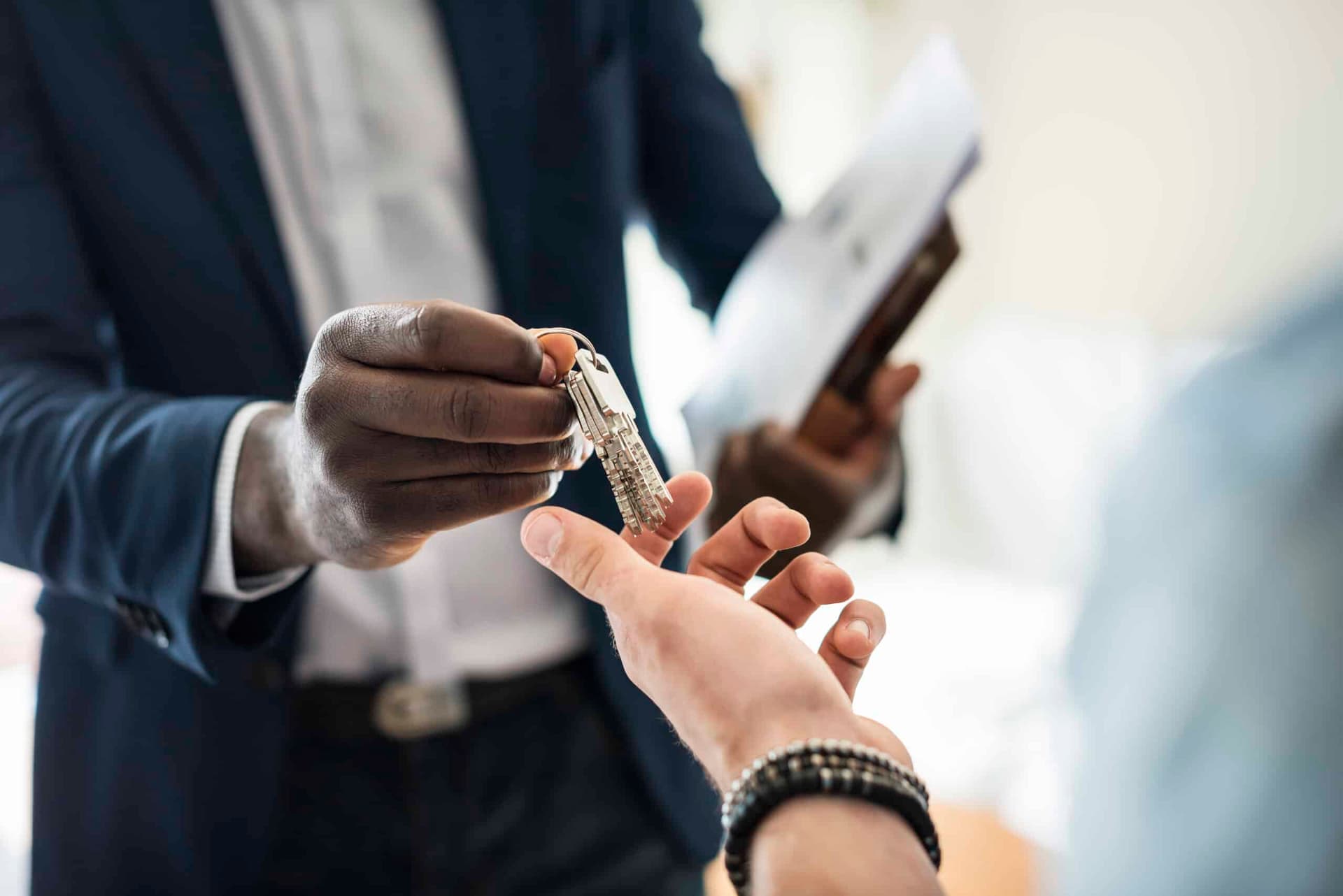 3 recursos para aprimorar a experiência do cliente no setor imobiliário